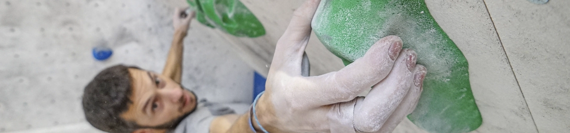 escaladora en muro indoor